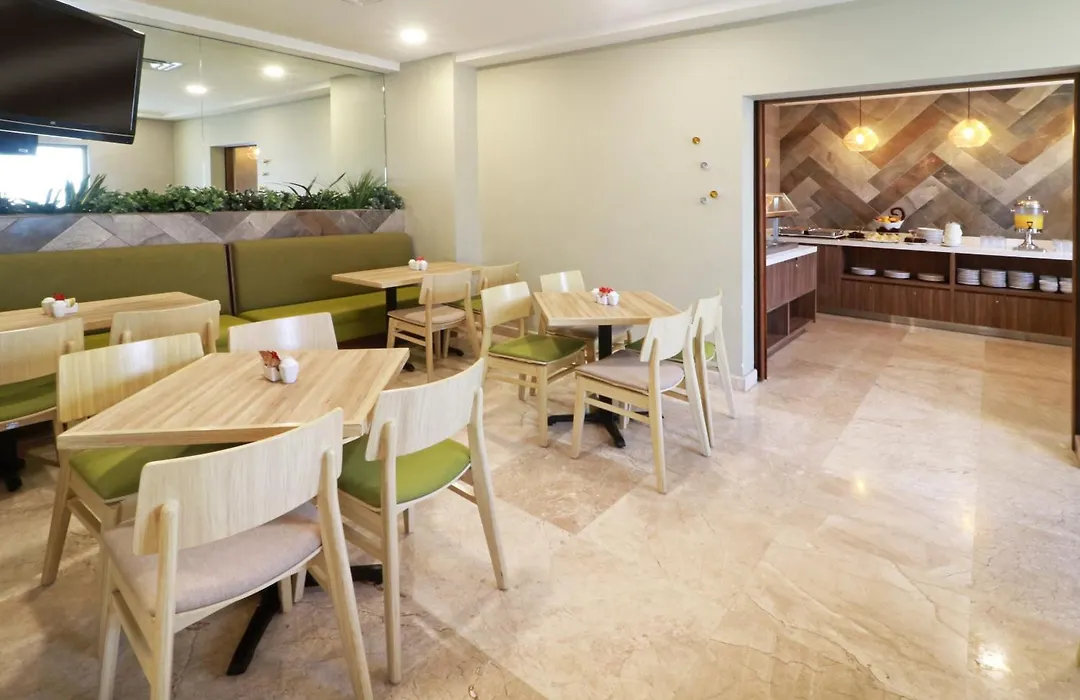 Wyndham Garden Monterrey Valle Real-1