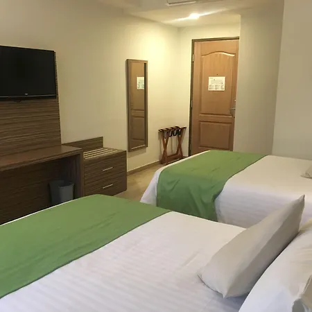 Wyndham Garden Monterrey Valle Real-3